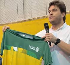 “Fico triste ao ouvir do meu filho por que os coleguinhas tem farda e ele não”, diz mãe de aluno da rede municipal de CG