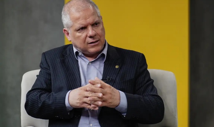Justiça determina afastamento do presidente do INSS